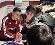 Olimpiu Moruțan e deja printre preferații fanilor Rapidului » Zeci de suporteri au venit să facă poze și să ia autografe