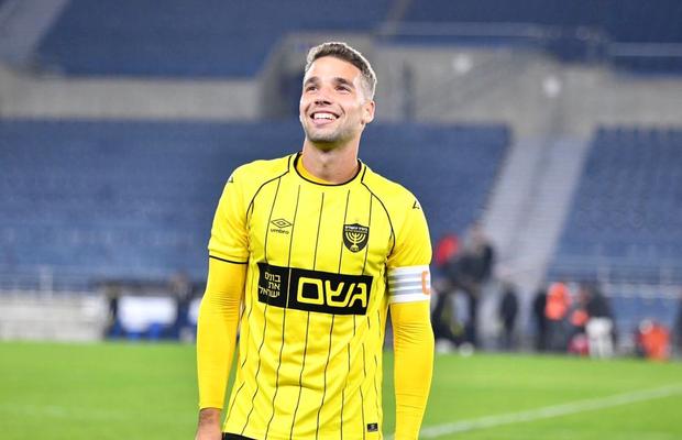 Transfer anunțat la 12 ore după Hermannstadt - Dinamo » Contract pe doi ani și jumătate cu jucătorul de națională