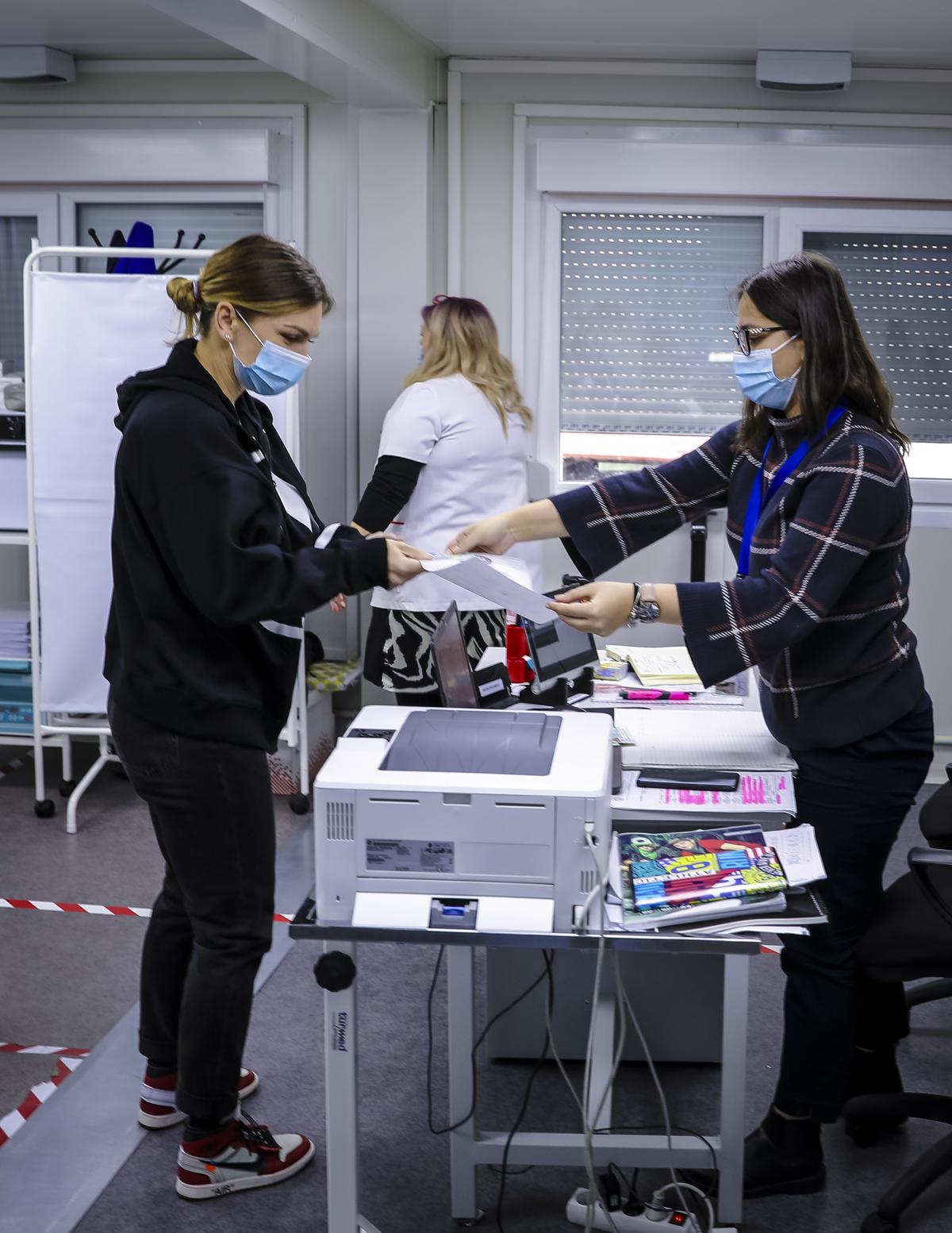 Darren Cahill nu s-a vaccinat împotriva coronavirusului! Ce dificultăți are antrenorul Simonei Halep
