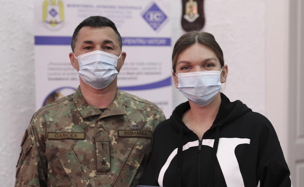 Simona Halep, optimistă la plecarea spre Miami: „Abia aștept să merg să joc” + Cum s-a simțit după ce a efectuat rapelul de la vaccin