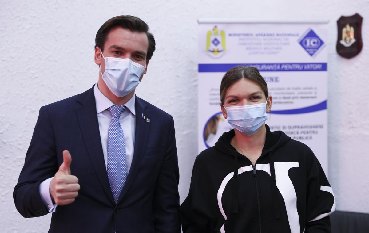 Darren Cahill nu s-a vaccinat împotriva coronavirusului! Ce dificultăți are antrenorul Simonei Halep