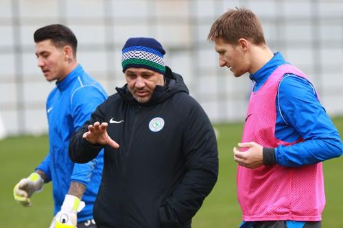 Marius Șumudică, 49 de ani, a găsit explicațiile pentru forma mai slabă prin care trece Rizespor. Antrenorul român a aruncat „săgeți” și înspre propriii jucători.