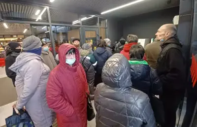 Corespondență Libertatea cu FILMĂRI din orașul atacat de ruși. „Oamenii își păstrează calmul la cozi uriașe”