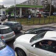 Locuitorii din Lvov se grăbesc să părăsească orașul după atacul Rusiei