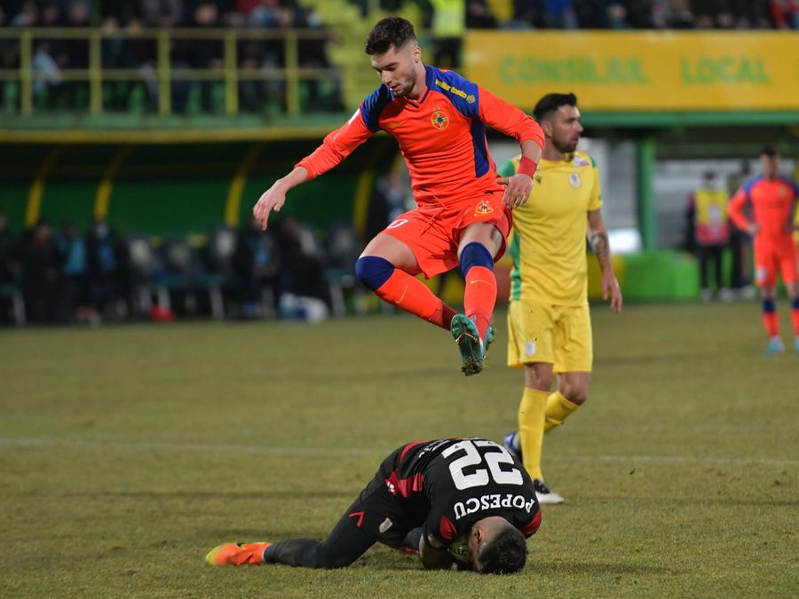Burlacu a bifat o prezență în naționala de tineret în 2017, atunci când era considerat unul dintre tinerii cei mai talentați din campionat // FOTO: Imago Cât îl costă pe Gigi Becali ultimul pariu nereușit » Patronul FCSB a decis: pleacă la vară