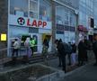În Kiev, locutorii au format cozi imense la bănci, benzinării și supermarket-uri