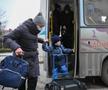 Locuitorii din Donețk se grăbesc să părăsească orașul după atacul Rusiei