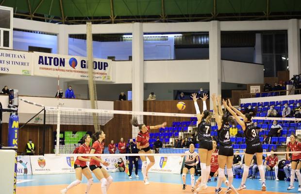 CSM Volei Alba Blaj, vicecampioana României, eșec în turul „semifinalelor” Cupei CEV, în fața gigantului Eczacibași Dynavit