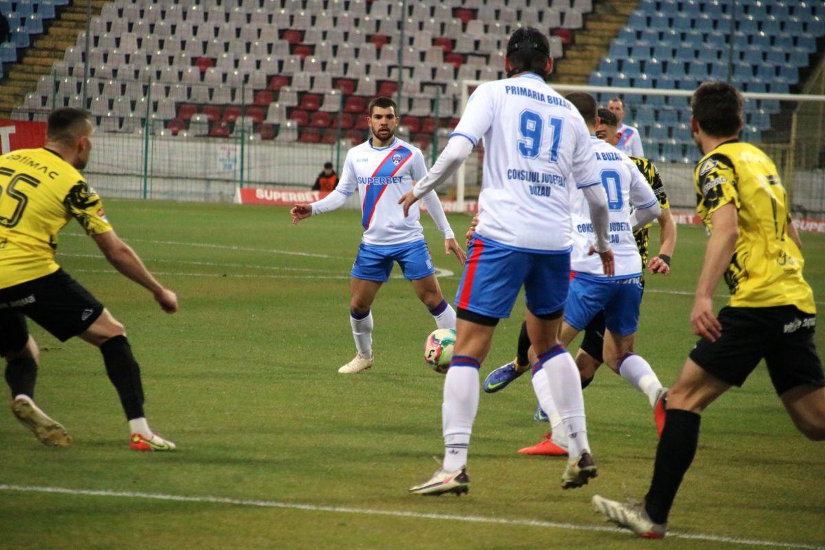 Liga 2, etapa #17. Șase, vine Dinamo! „Câinii” au demolat Unirea Constanța în ultimul meci al rundei. Clasamentul ACUM