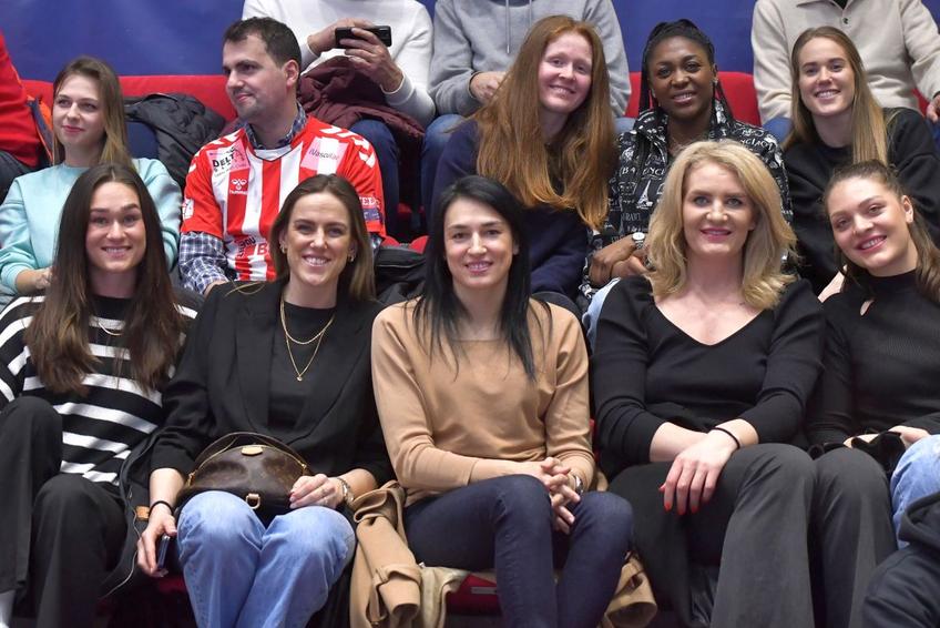 Cristina Neagu a fost prezentă la meciul lui Dinamo / foto: Cristi Preda