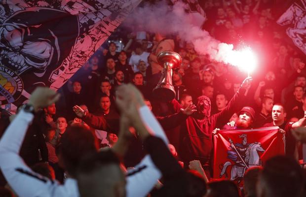 Steagul Rusiei, afișat de fanii sârbi la meciul cu Sheriff Tiraspol, după ce săptămâna trecută au fost interziși în Moldova