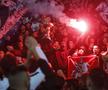 Temuții fani ai lui Partizan au afișat, pe lângă drapelul Rusiei, și un steag cu harta Serbiei mari / Sursă foto: Guliver/Getty Images