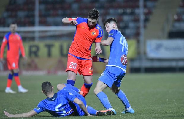 Ei sunt băieții lu’ tata! » Doi jucători cu ZERO realizări, angajați în Superliga pentru relațiile de rudenie cu antrenorul