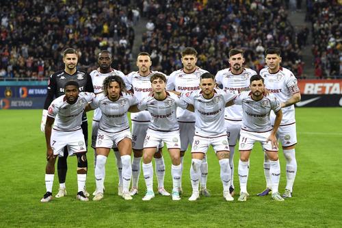 Alexandru Ioniță (numărul 10), alături de echipa Rapidului / Foto: Imago Images