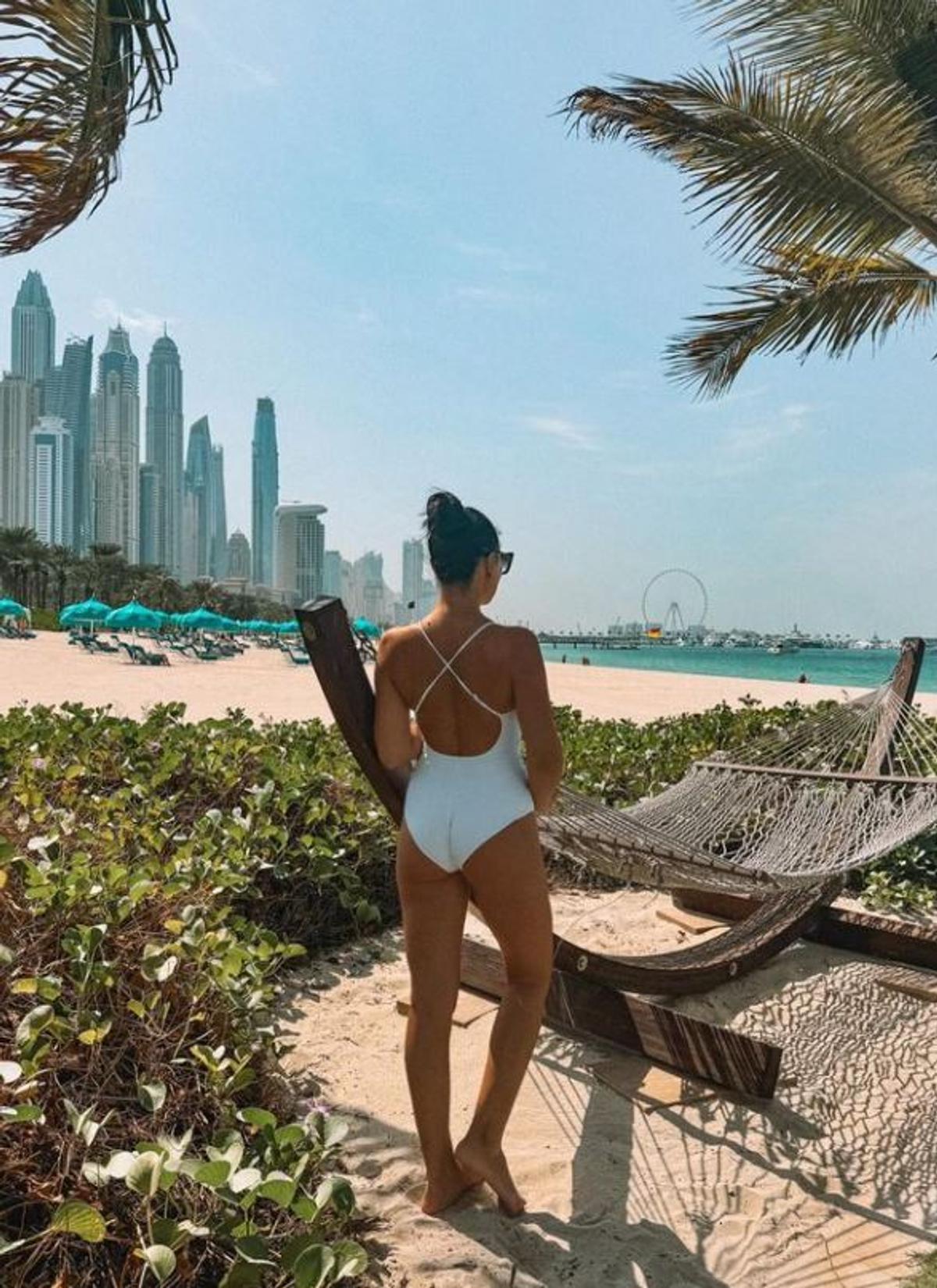 Corina Caragea, vacanță exotică în Bali » Fotografii spectaculoase la plajă