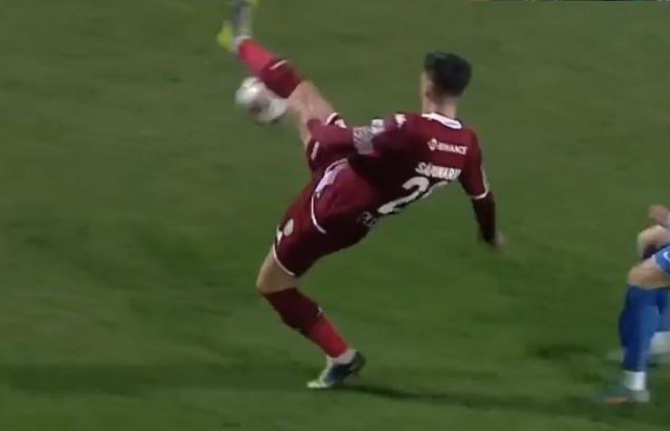Cristian Săpunaru (39 de ani) a greșit flagrant în minutul 54 al meciului Poli Iași - Rapid, când giuleștenii erau în avantaj, scor 1-0 / FOTO: Captură TV @Orange Sport 1