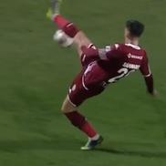 Cristian Săpunaru (39 de ani) a greșit flagrant în minutul 54 al meciului Poli Iași - Rapid, când giuleștenii erau în avantaj, scor 1-0 / FOTO: Captură TV @Orange Sport 1