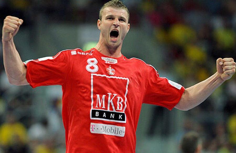 Marian Cozma Nepotul lui Marian Cozma a semnat cu Dinamo, are aproape doi metri și poartă 49,5 la picior! » „L-am visat că venise să mă vadă la meci”