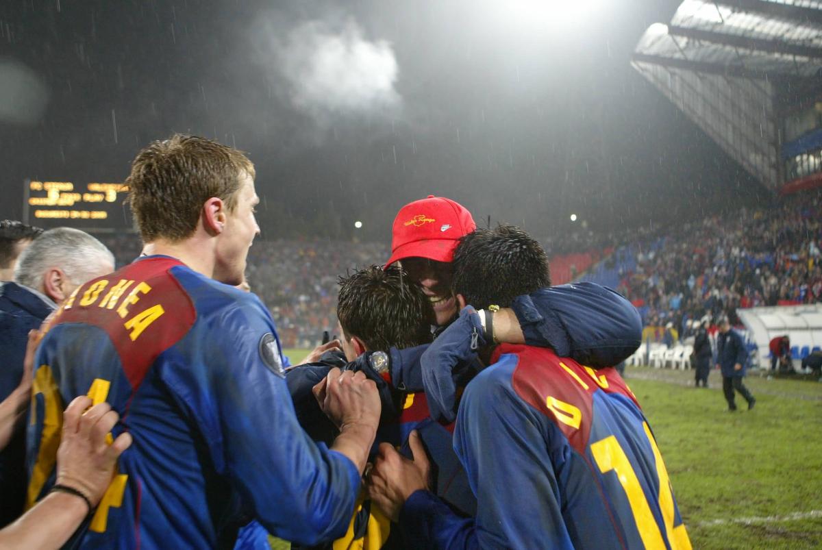 20 de ani de la FCSB - Valencia, o dispută legendară » Gigi Becali: „În timpul meciului m-a sunat Elena Udrea, că vrea Băsescu să vorbim”
