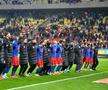 Jucătorii FCSB, în fața Peluzei Nord după 2-1 cu Dinamo/ foto Cristi Preda (GSP)
