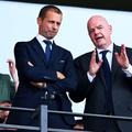 Ceferin, în stânga, alături de Infantino, președintele FIFA / FOTO: GettyImages