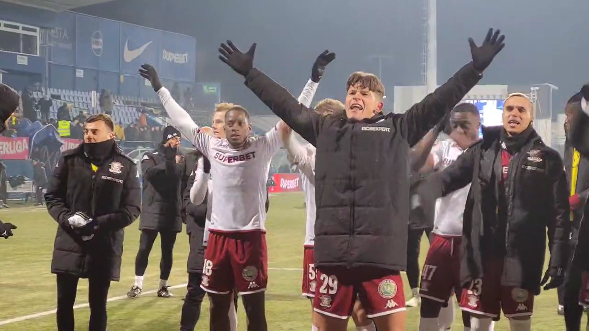 Imagini de la finalul meciului Farul - Rapid