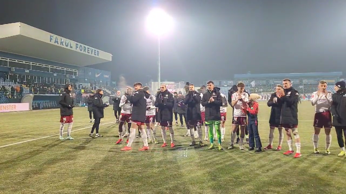 Imagini de la finalul meciului Farul - Rapid