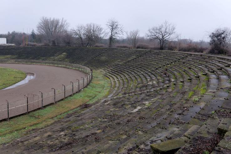 Stadionul din Brăila se află într-o stare de degradare fără precedent / FOTO: Andrei Furnigă (GSP)