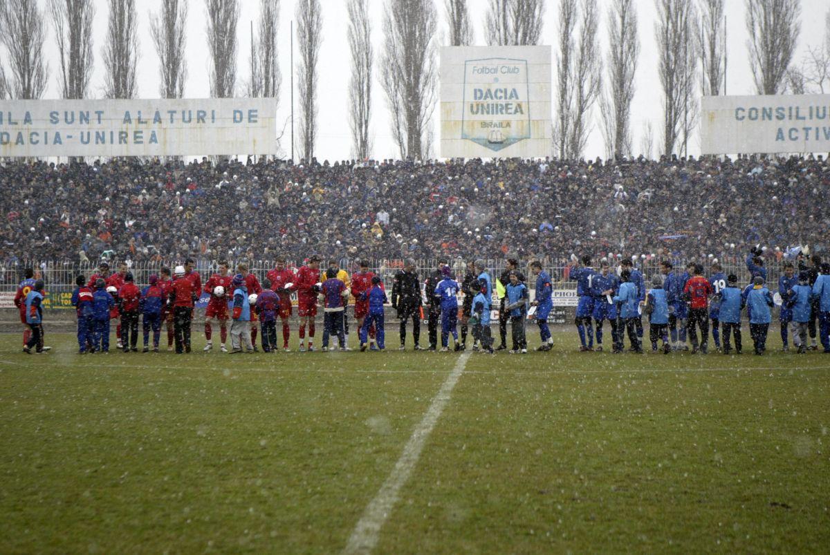 Când FCSB și Dinamo au jucat la Brăila: imagini din alte timpuri de pe „Municipalul” brăilean