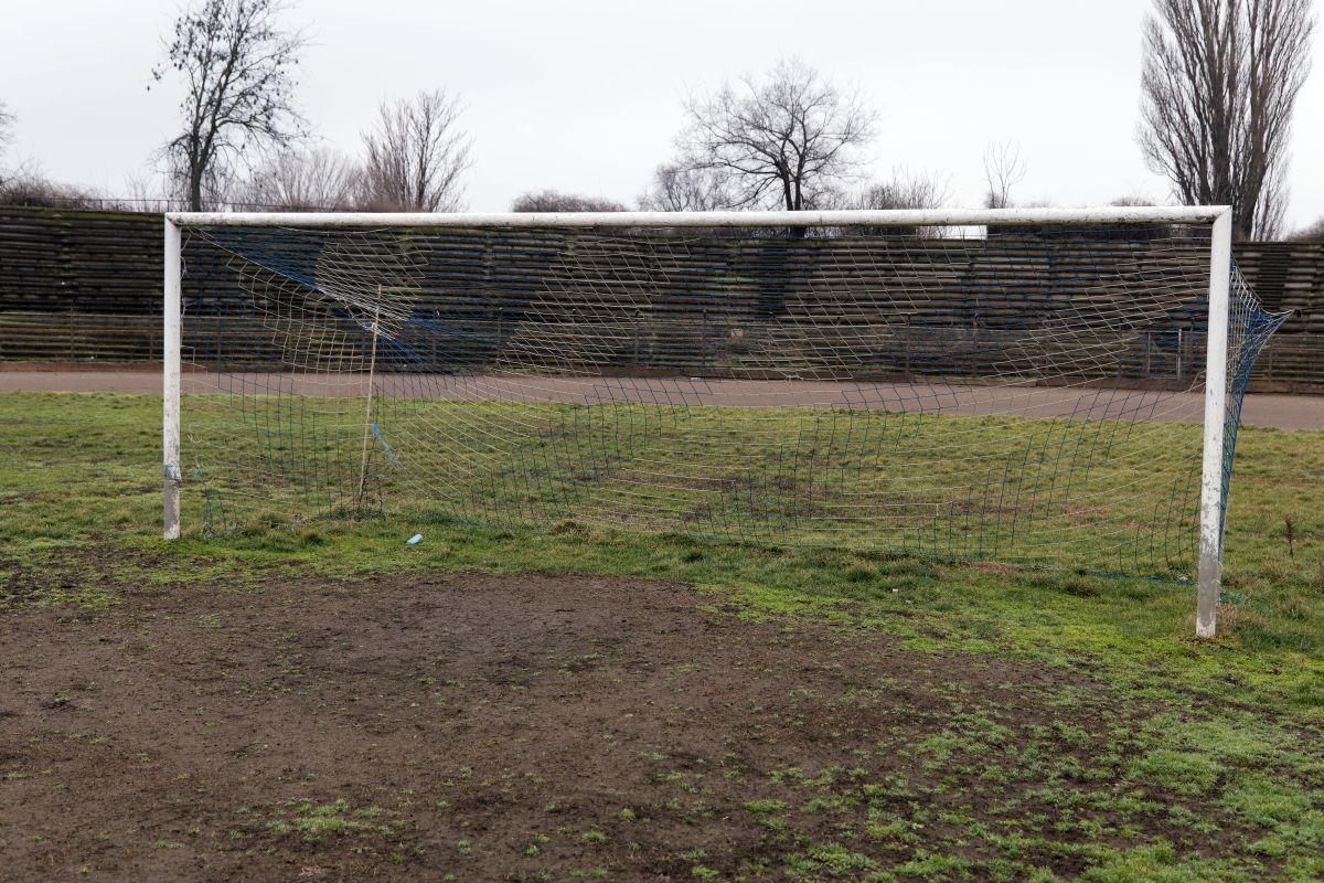 Stadionul din Brăila, printre ruine și vegetație: imagini dezarmante cu arena de 20.000 de locuri din România - februarie 2026