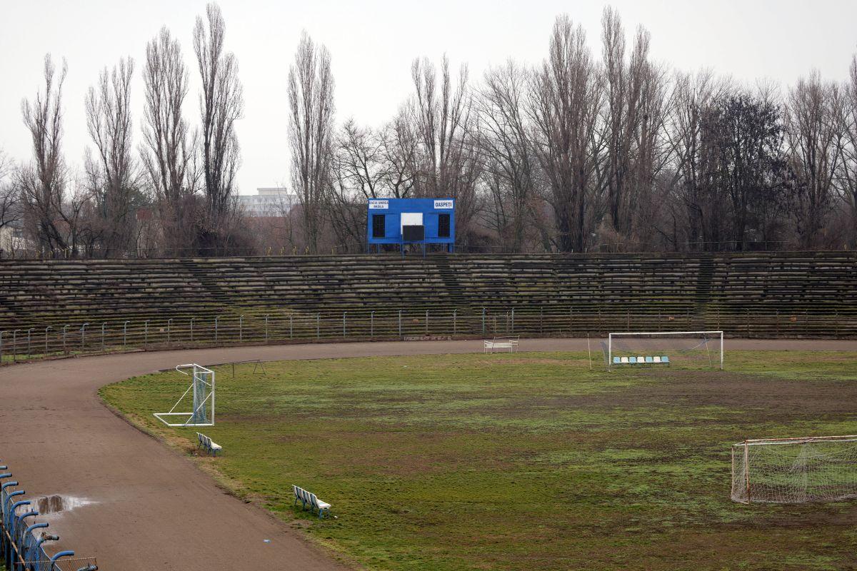 Stadionul de 20.000 de locuri din România se descompune! Reportaj GSP pe arena abandonată de autorități: nimeni nu o mai poate salva!