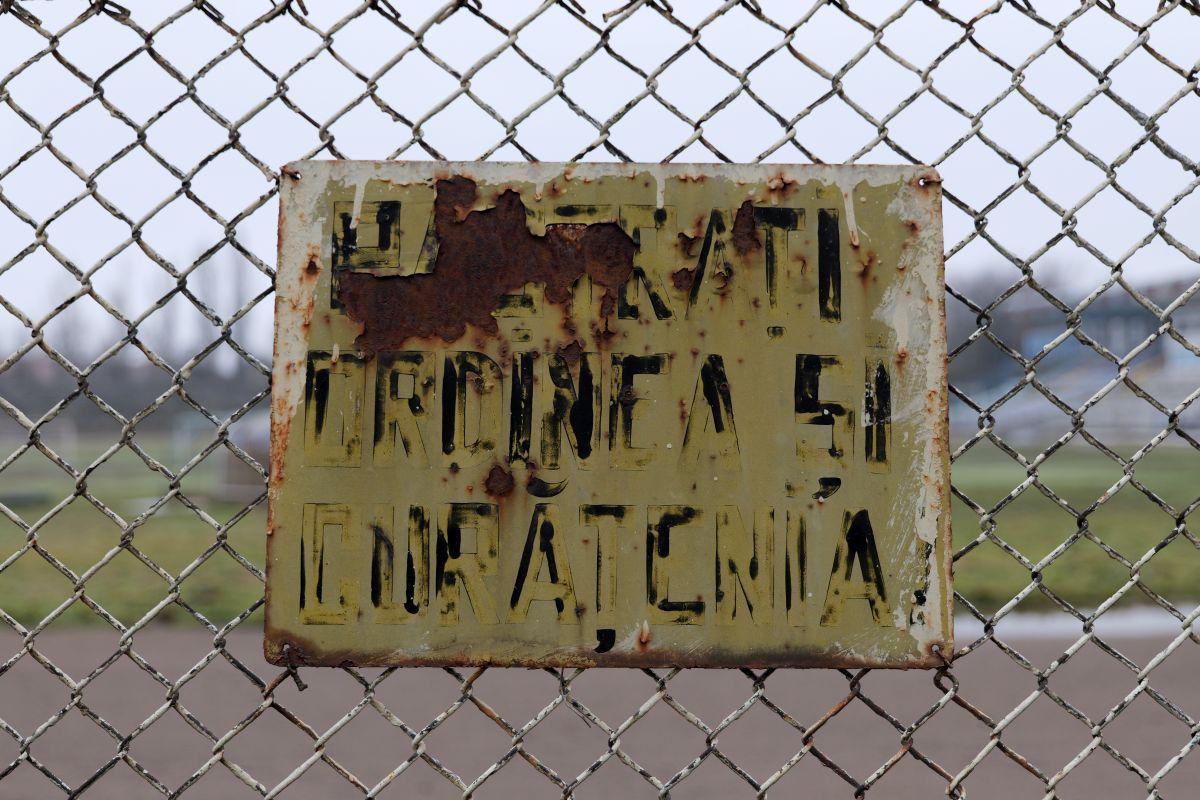 Stadionul din Brăila, printre ruine și vegetație: imagini dezarmante cu arena de 20.000 de locuri din România - februarie 2026