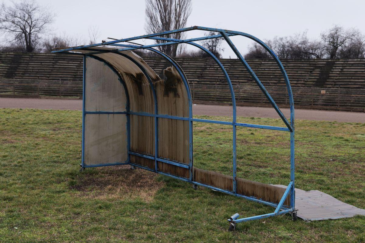 Stadionul din Brăila, printre ruine și vegetație: imagini dezarmante cu arena de 20.000 de locuri din România - februarie 2026