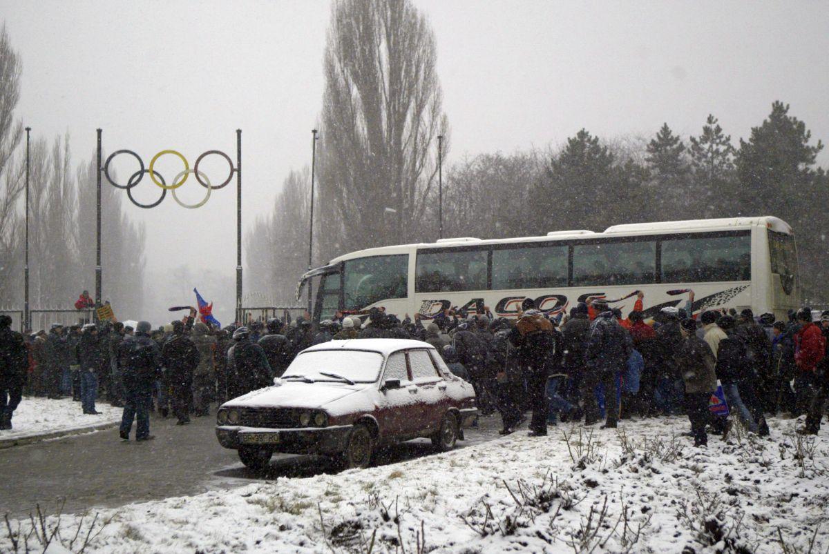 Când FCSB și Dinamo au jucat la Brăila: imagini din alte timpuri de pe „Municipalul” brăilean