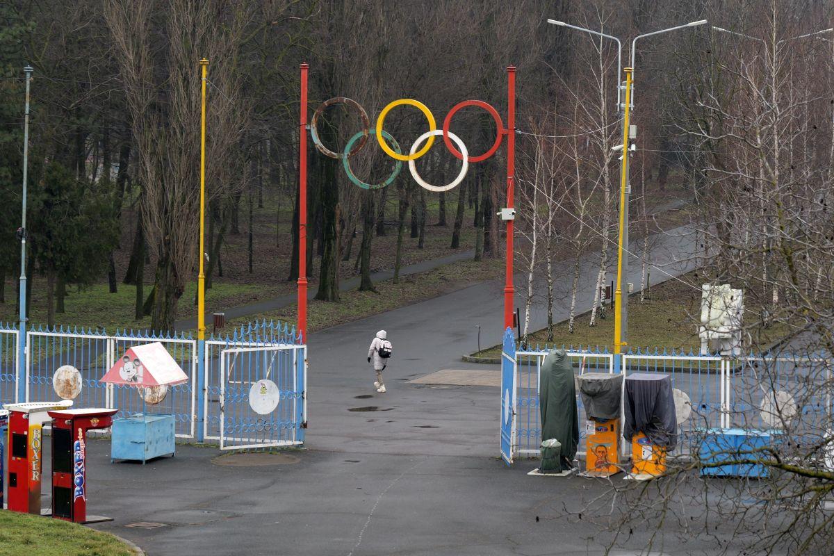 Stadionul din Brăila, printre ruine și vegetație: imagini dezarmante cu arena de 20.000 de locuri din România - februarie 2026