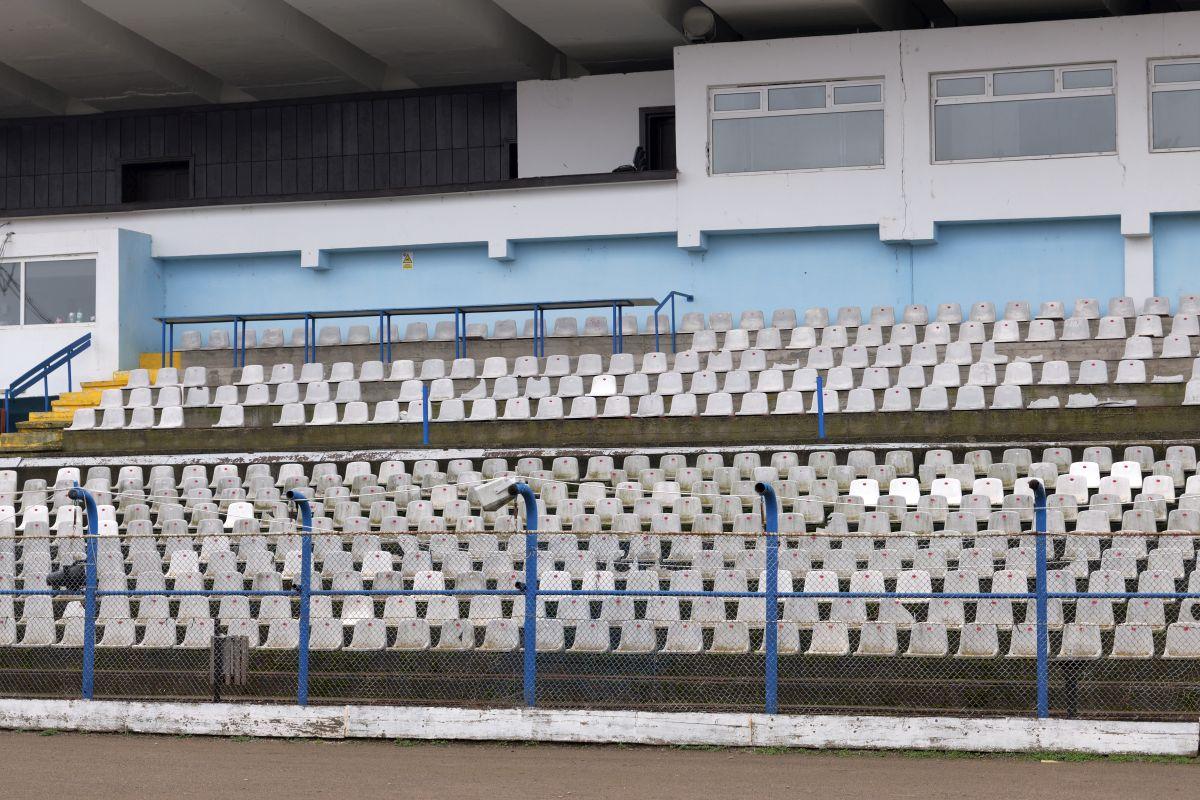 Stadionul din Brăila, printre ruine și vegetație: imagini dezarmante cu arena de 20.000 de locuri din România - februarie 2026