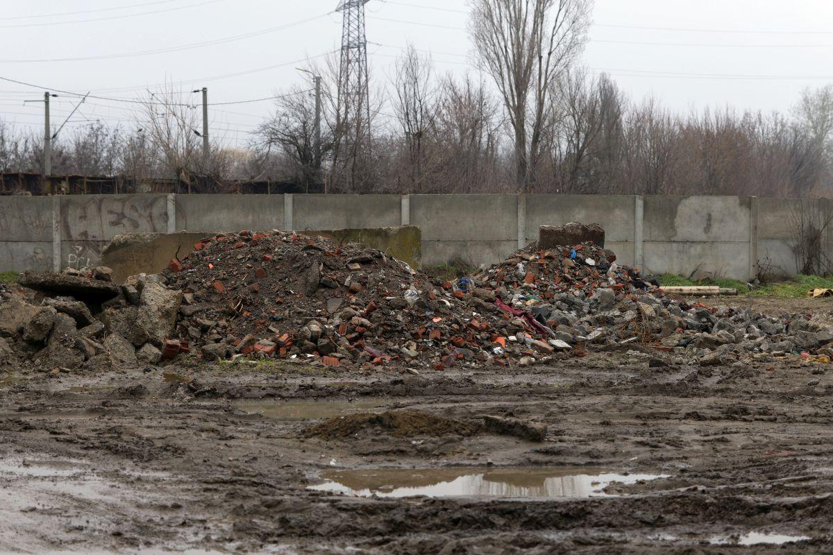 Stadionul din Brăila, printre ruine și vegetație: imagini dezarmante cu arena de 20.000 de locuri din România - februarie 2026