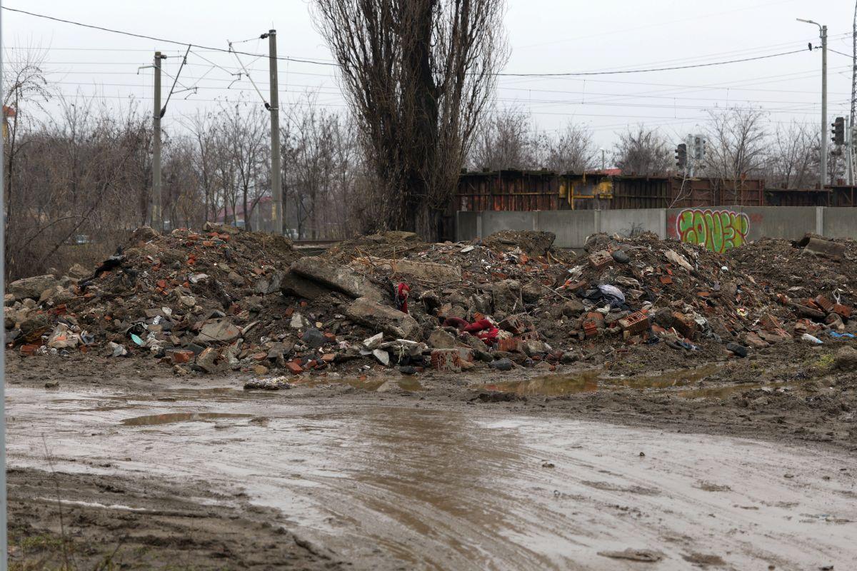Stadionul din Brăila, printre ruine și vegetație: imagini dezarmante cu arena de 20.000 de locuri din România - februarie 2026