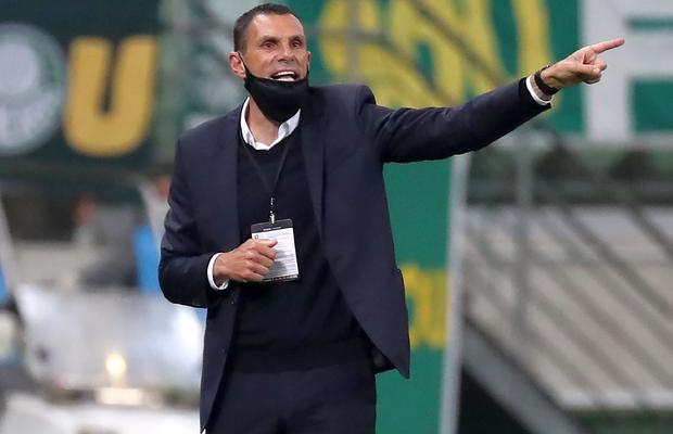 Selecționerul Greciei vrea să învingă România la debut + ce îl leagă de Dan Petrescu: „O să vorbesc cu el”
