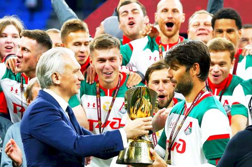 Aleksandr Dyukov, la costum, artizanul candidaturii Rusiei la Euro 2028 sau 2032 // Foto: Imago