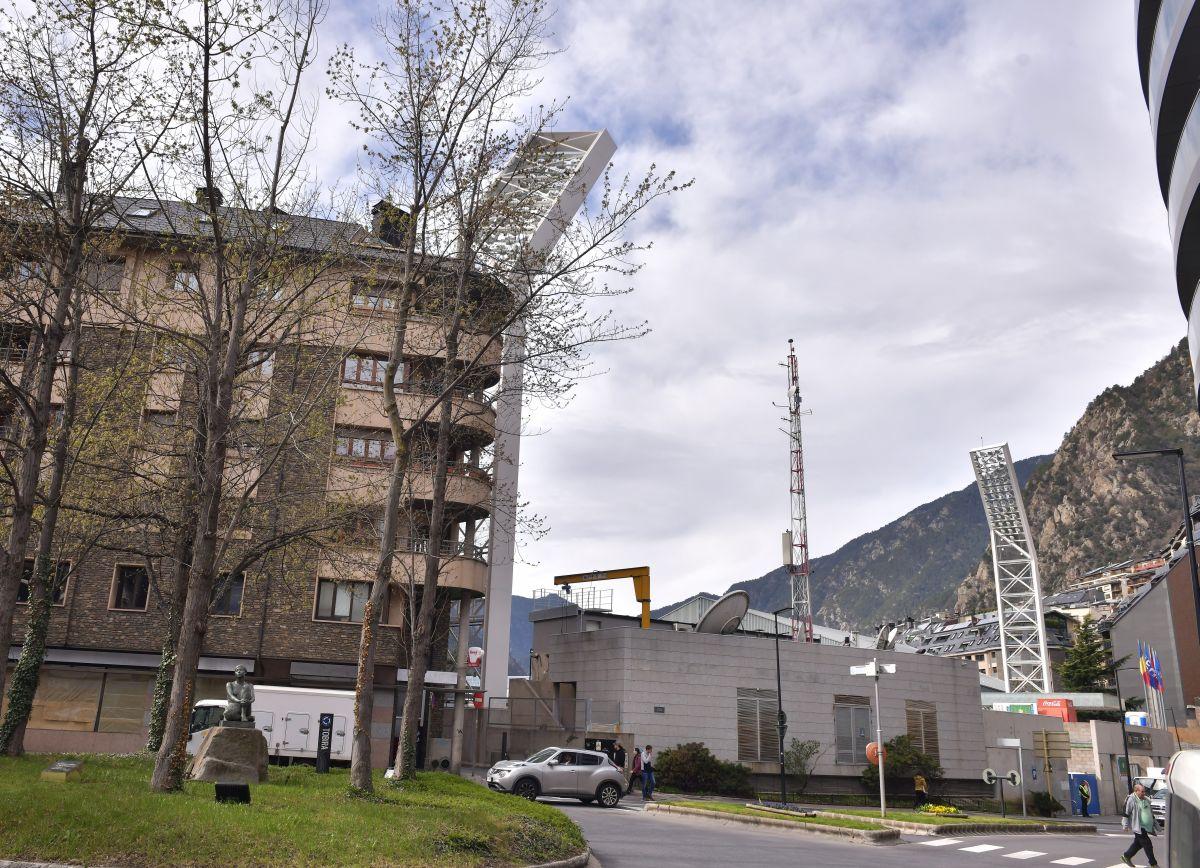 Banner-ul roșu, dezinteres local și pregătiri pentru invazia românilor înaintea meciului cu Andorra, din preliminariile EURO
