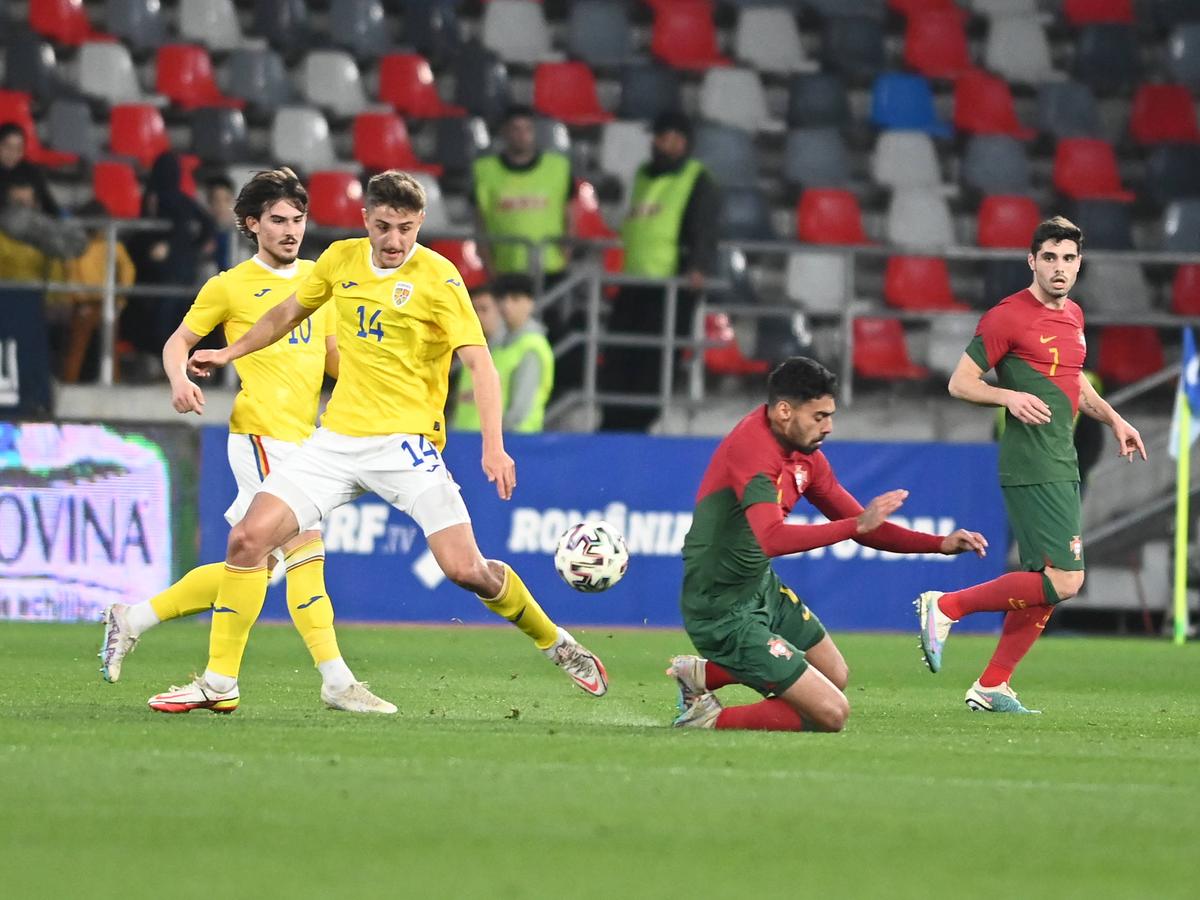 Copii veniți la stadion + poze din meciul România U21 - Portugalia U21