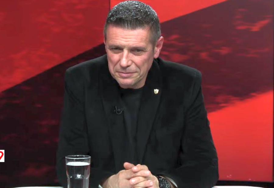 Nicu Grameni Crainicul lui Dinamo explică anunțul făcut cu Buzăul: „E a opta minge în două meciuri, n-avem două mingi la antrenament pentru copii. Nu suntem Chelsea!”