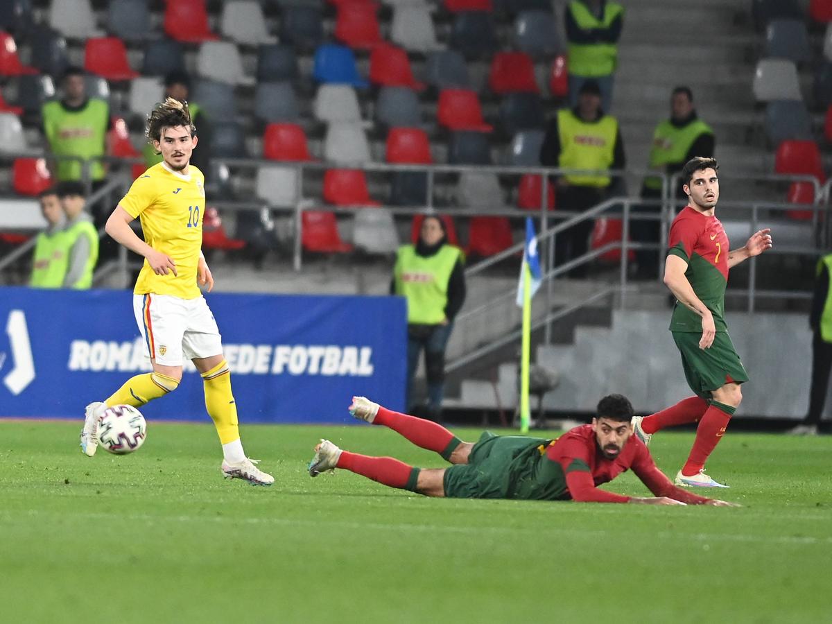 Copii veniți la stadion + poze din meciul România U21 - Portugalia U21