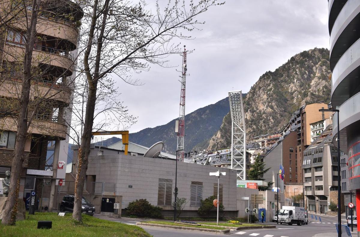 Banner-ul roșu, dezinteres local și pregătiri pentru invazia românilor înaintea meciului cu Andorra, din preliminariile EURO