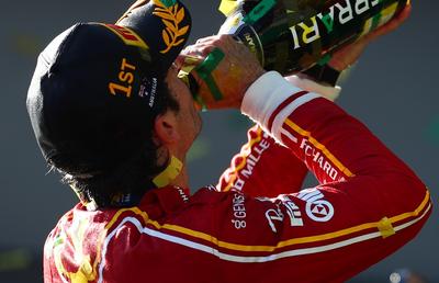 Carlos Sainz, victorie în Marele Premiu din Australia! Dublă Ferrari după doi ani + abandon pentru Max Verstappen