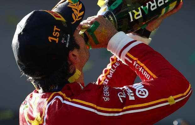 Carlos Sainz, victorie în Marele Premiu din Australia! Dublă Ferrari după doi ani + abandon pentru Max Verstappen