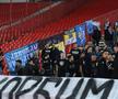 Momente scandaloase în tribune la meciul dintri sârbi și ruși. Ultrașii au aprins torțe în formă de „Z”, simbolul războiului din Ucraina