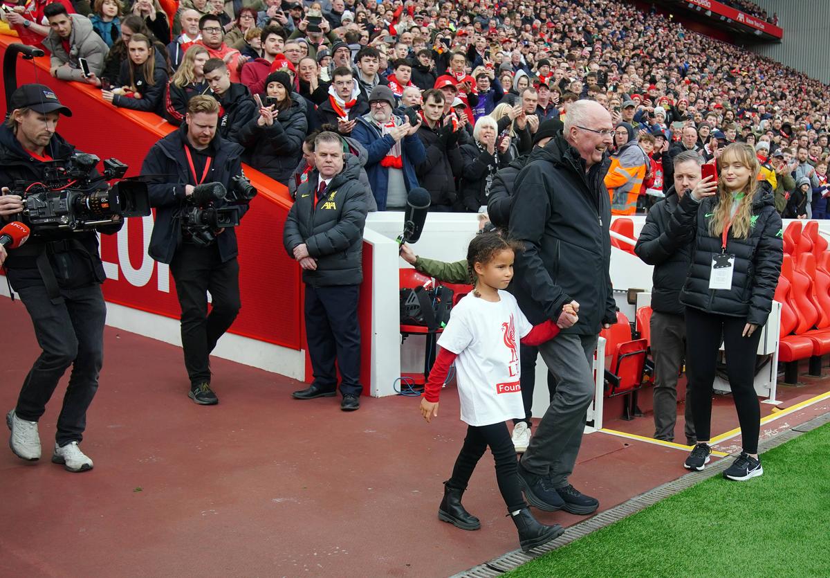 Sven-Goran Eriksson, în lacrimi pe Anfield » Momente emoționante la meciul legendelor dintre Liverpool și Ajax