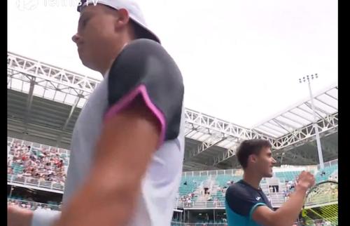 Holger Rune (20 de ani, 7 ATP) a suferit cel mai drastic eșec al carierei. Danezul a fost învins de Fabian Marozsan (24 de ani, 57 ATP), scor 1-6, 1-5, în turul secund al turneului de la Miami.